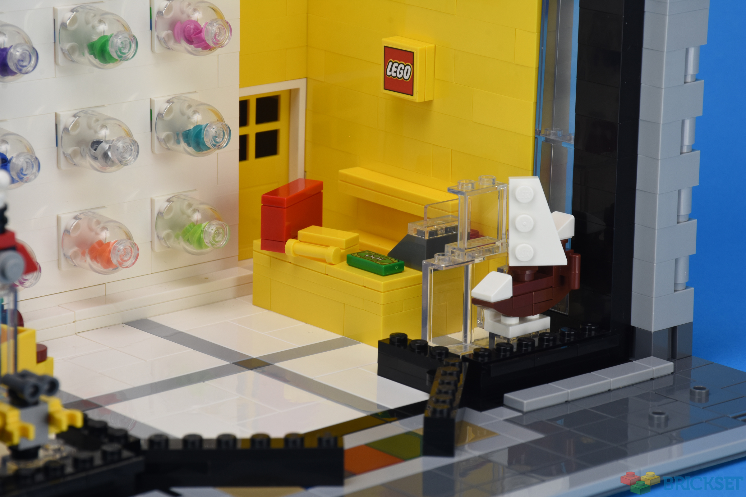 910009 modular lego store